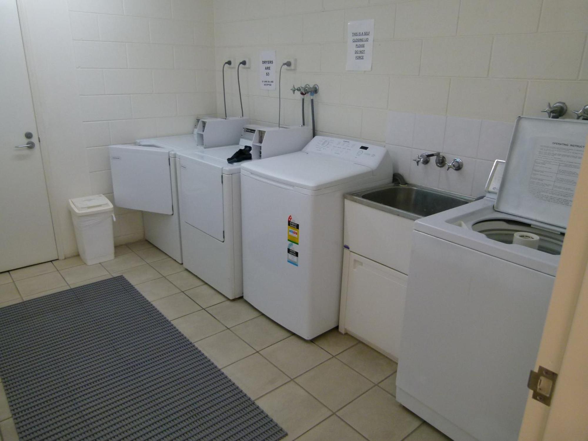 Madison Ocean Breeze Apartments Townsville Exteriör bild