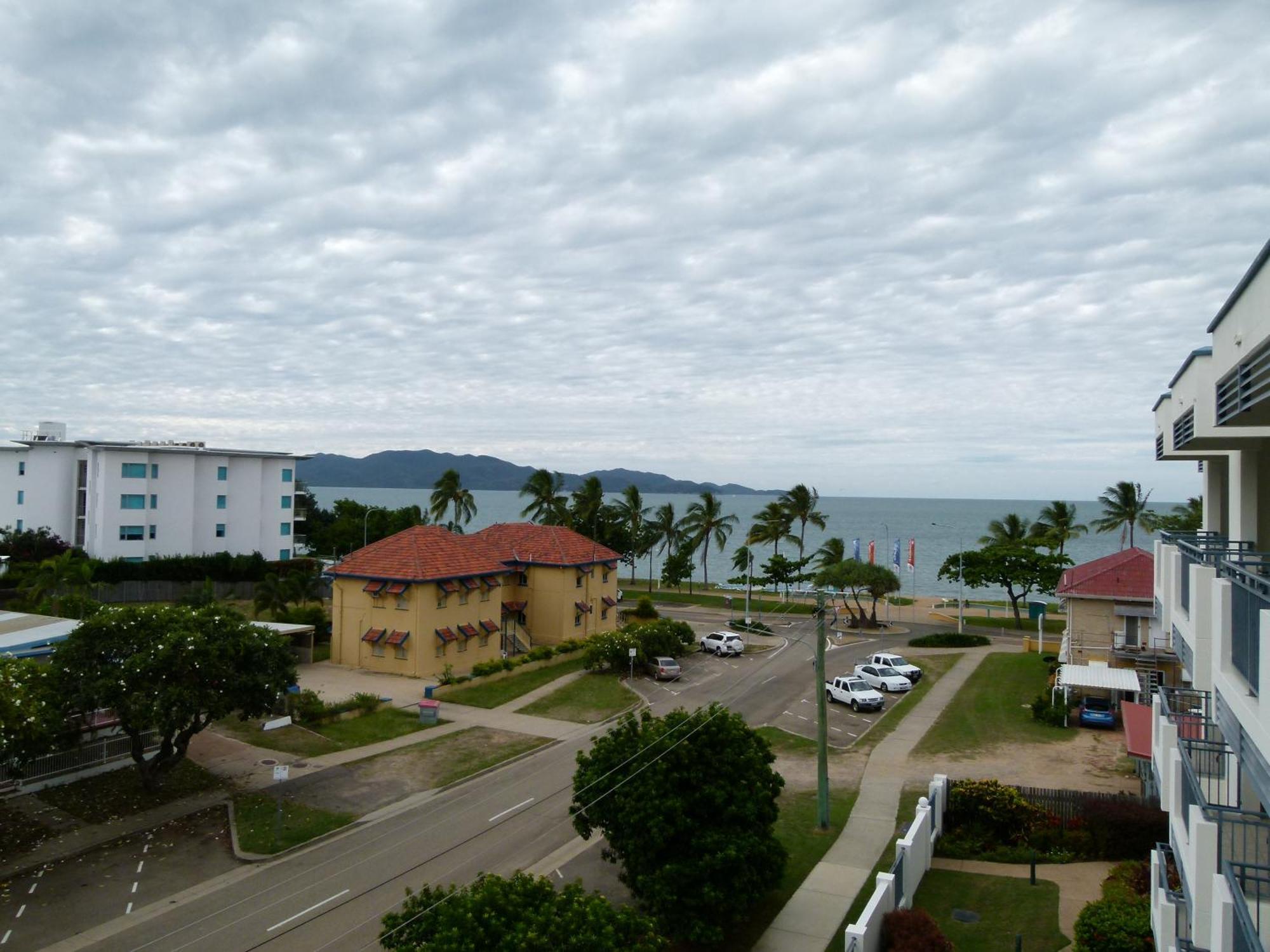 Madison Ocean Breeze Apartments Townsville Exteriör bild