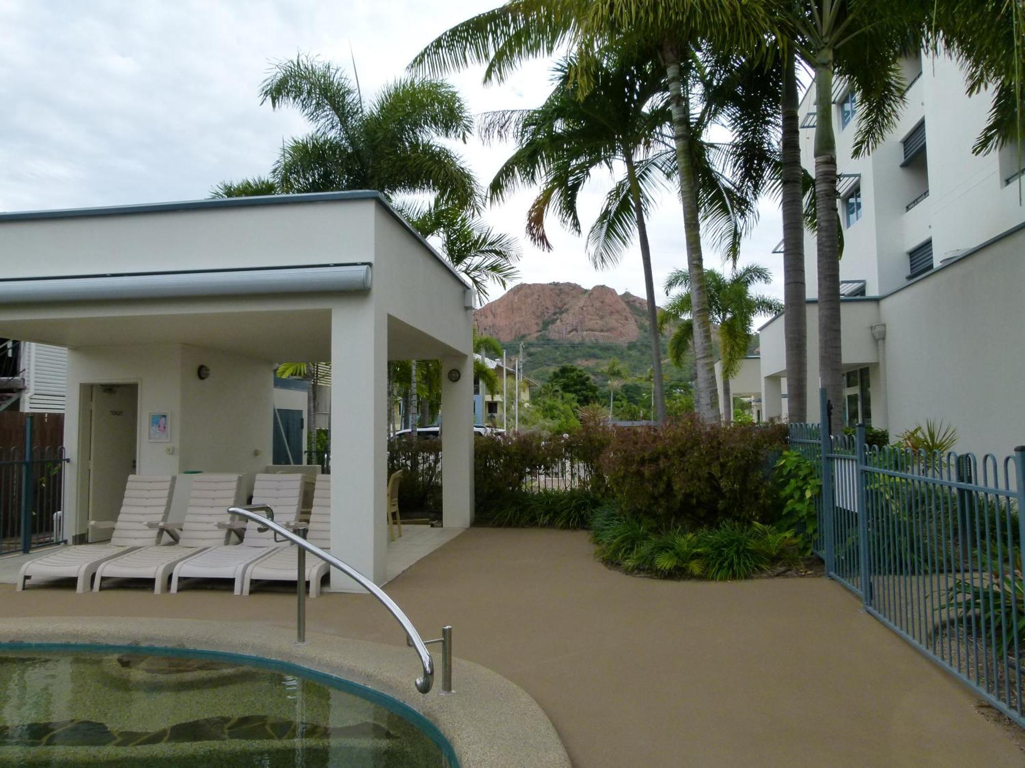 Madison Ocean Breeze Apartments Townsville Exteriör bild