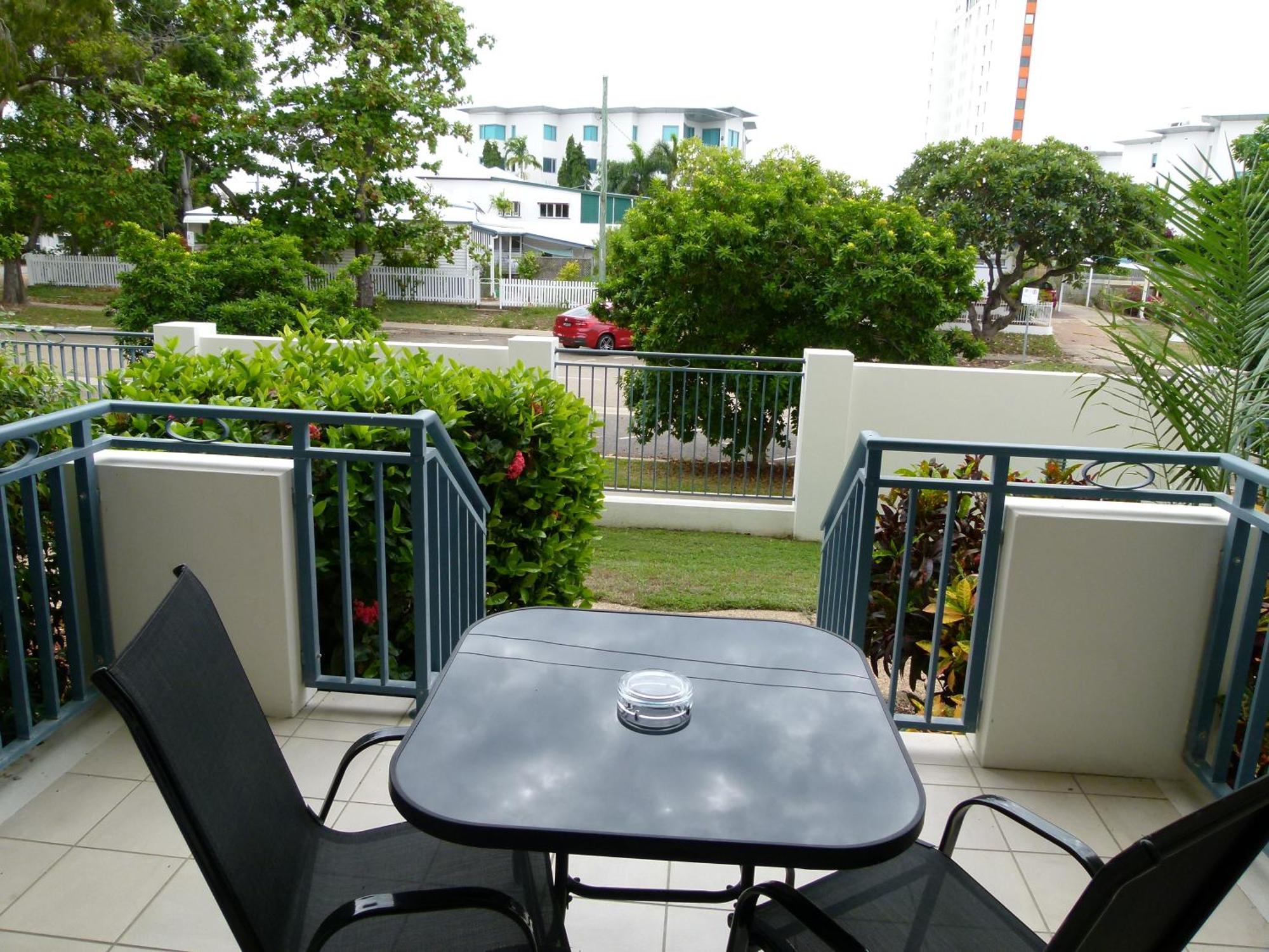 Madison Ocean Breeze Apartments Townsville Exteriör bild