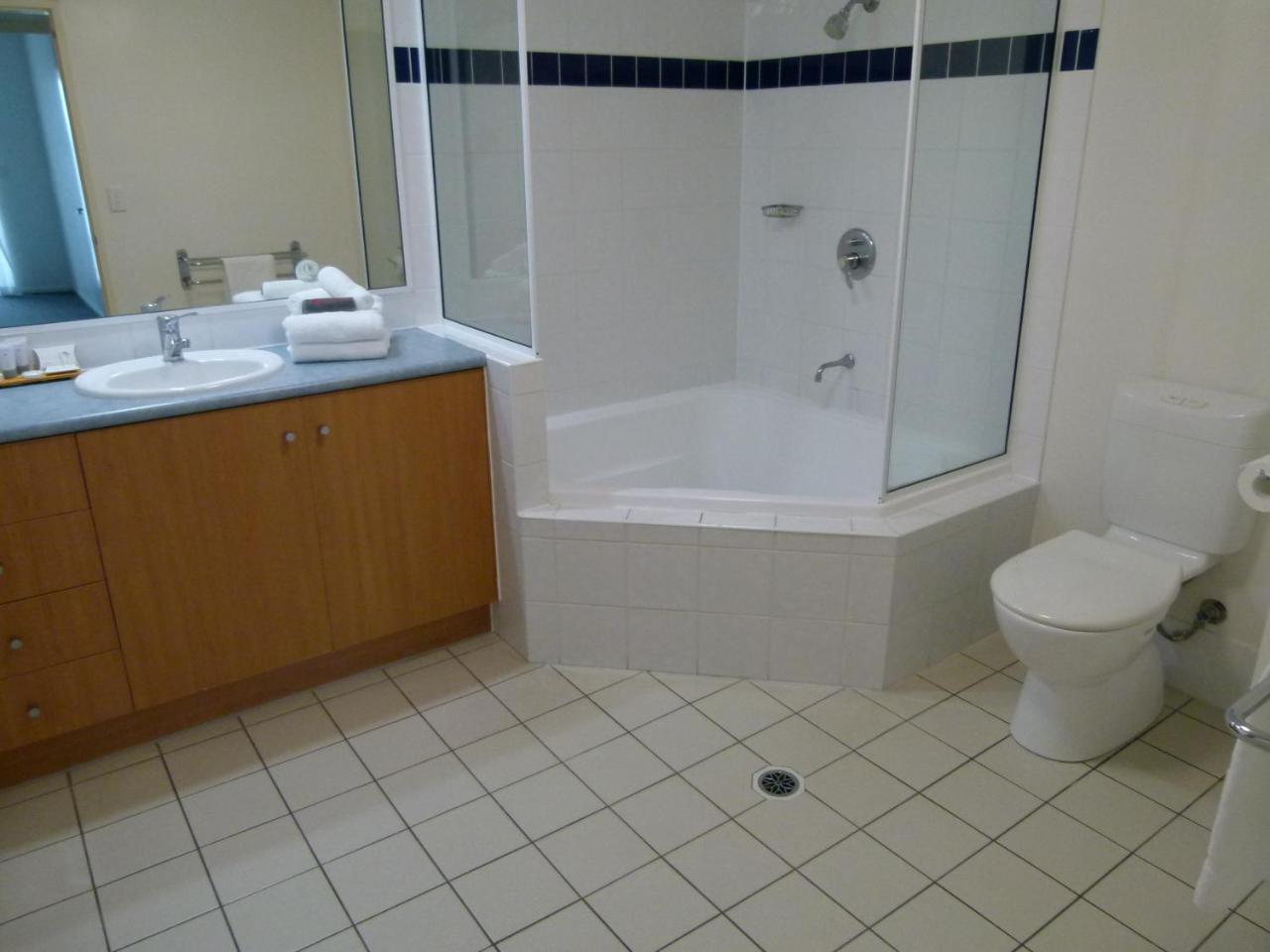 Madison Ocean Breeze Apartments Townsville Exteriör bild