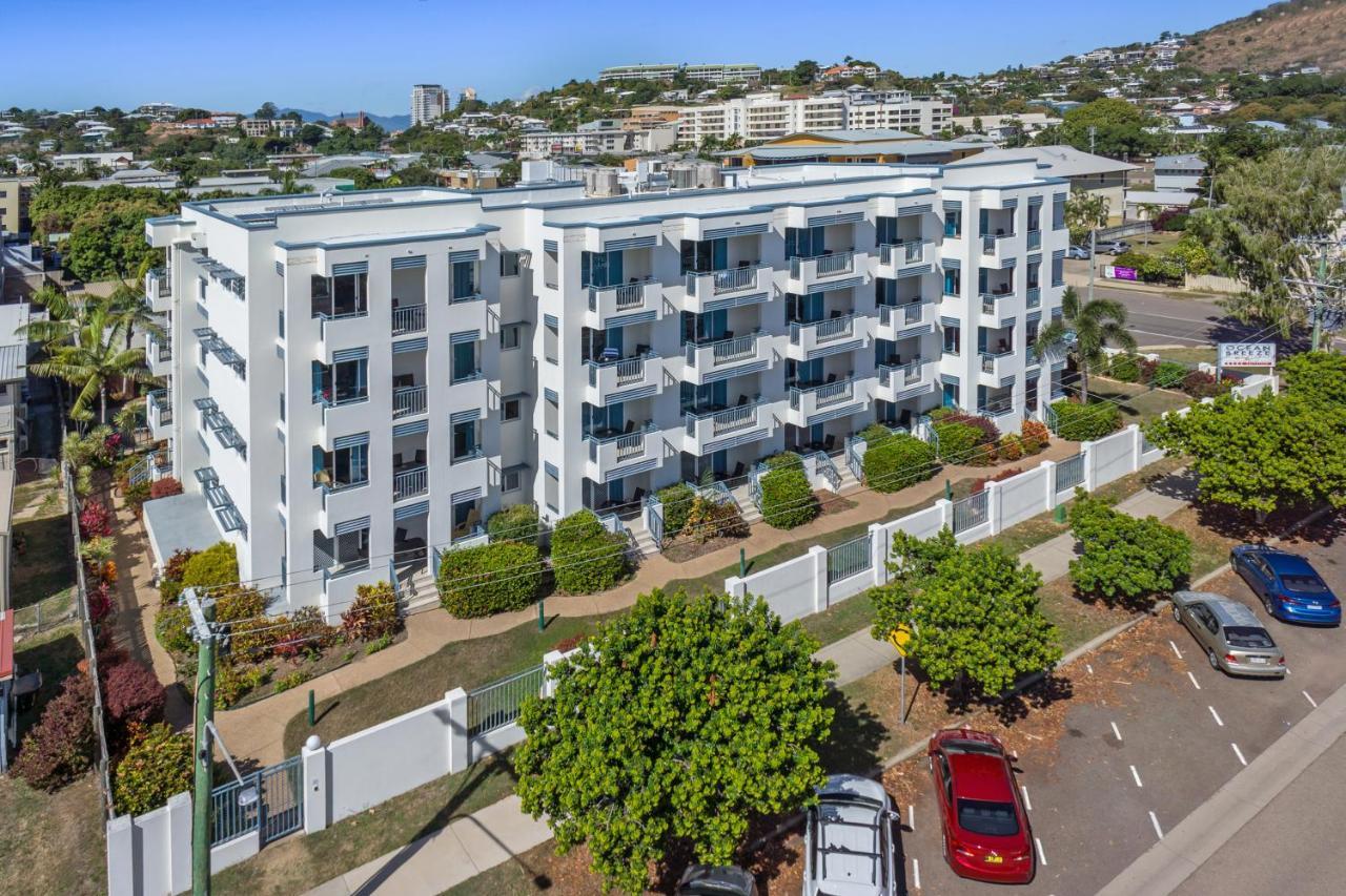 Madison Ocean Breeze Apartments Townsville Exteriör bild